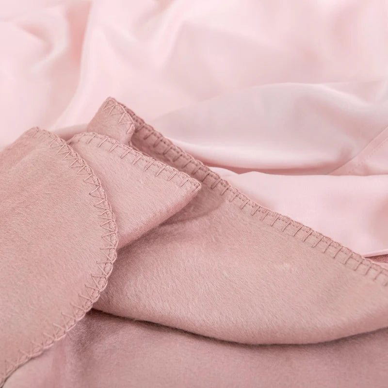 Organic Bamboo Bed Blanket – Hypoallergenic, Breathable & Ultra-Soft